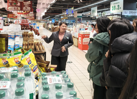 流光溢彩踐學路，鏈動超市啟新程——物流管理專業2024級學生赴北京華聯超市開展認知實習紀實
